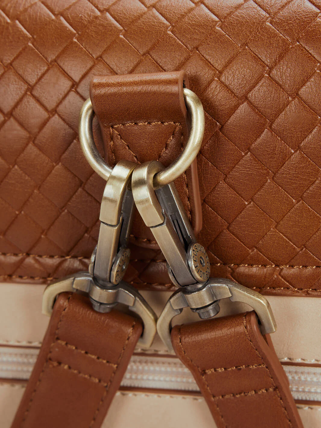 Dolce Weave Vegan Leather 15.6-Inch Briefcase - Image 9