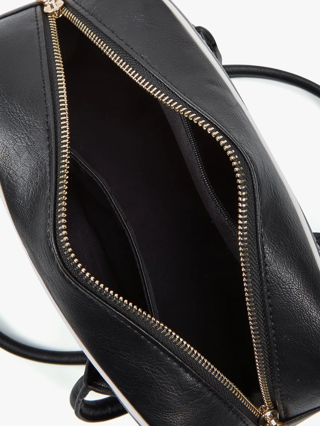 Evelyn Vegan Leather Baguette Bag - Image 9